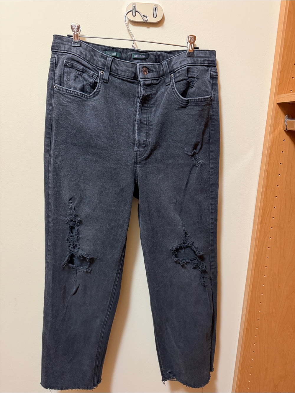 wild fable Men's Black Distressed Slim Straight Jeans